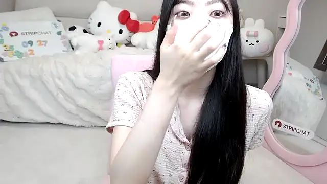 momo room online show from 09/26/25, 11:55