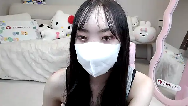 momo room online show from 09/23/25, 11:39