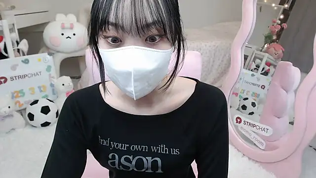 momo room online show from 03/13/25, 01:29