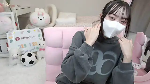 momo room online show from 01/23/25, 01:13