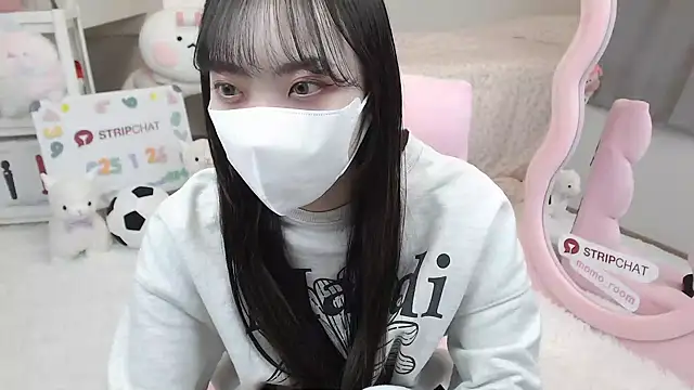 momo room online show from 01/26/25, 05:02