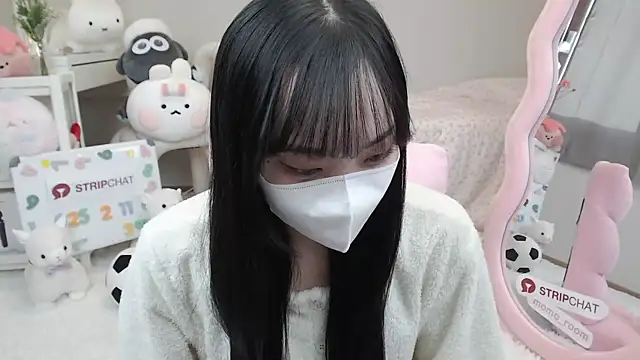 momo room online show from 02/11/25, 06:40