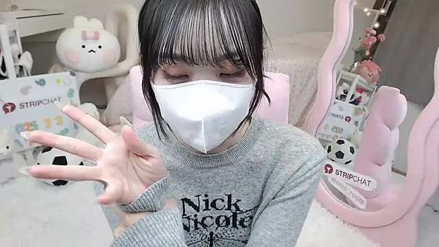 momo room online show from 03/03/25, 10:38