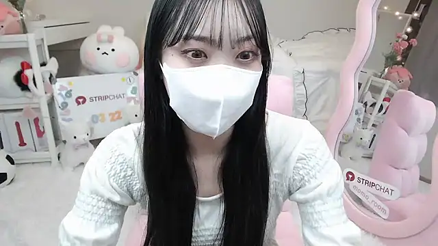 momo room online show from 03/22/25, 10:28