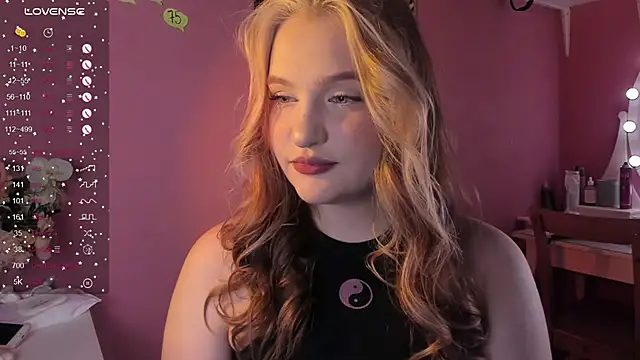 CarolineLovers online show from 11/25/25, 07:47