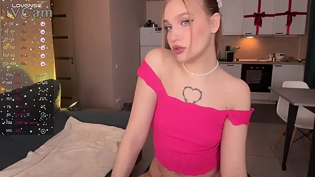 CarolineLovers online show from 02/06/25, 10:10