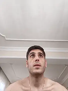 Snapshot of arenn1997 chatting on 10/29/25, 12:26 arenn1997 online show from 10/29/25, 12:26