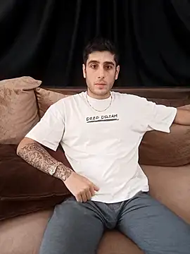 Snapshot of arenn1997 chatting on 11/04/25, 11:58 arenn1997 online show from 11/04/25, 11:58