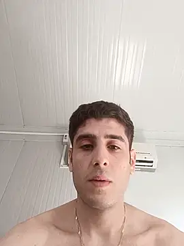 Snapshot of arenn1997 chatting on 11/24/25, 12:05 arenn1997 online show from 11/24/25, 12:05