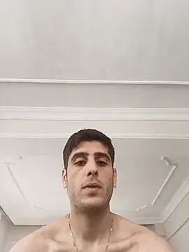 Snapshot of arenn1997 chatting on 11/02/25, 12:21 arenn1997 online show from 11/02/25, 12:21