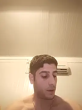 Snapshot of arenn1997 chatting on 11/23/25, 12:20 arenn1997 online show from 11/23/25, 12:20