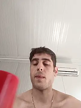 Snapshot of arenn1997 chatting on 11/30/25, 12:06 arenn1997 online show from 11/30/25, 12:06