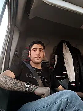 Snapshot of arenn1997 chatting on 11/27/25, 01:11 arenn1997 online show from 11/27/25, 01:11