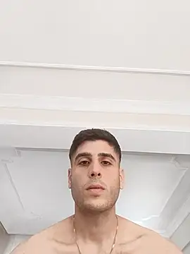 Snapshot of arenn1997 chatting on 11/09/25, 12:09 arenn1997 online show from 11/09/25, 12:09