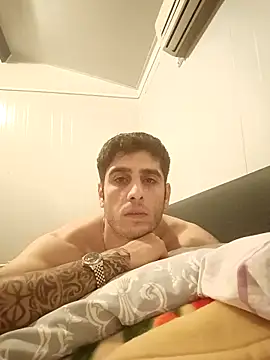 Snapshot of arenn1997 chatting on 12/03/25, 12:23 arenn1997 online show from 12/03/25, 12:23