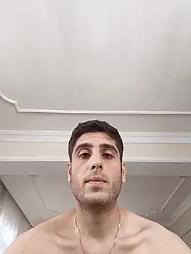 Snapshot of arenn1997 chatting on 10/30/25, 12:36 arenn1997 online show from 10/30/25, 12:36