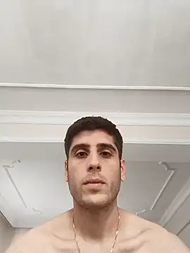 Snapshot of arenn1997 chatting on 11/03/25, 12:09 arenn1997 online show from 11/03/25, 12:09