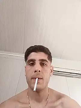 Snapshot of arenn1997 chatting on 12/05/25, 12:15 arenn1997 online show from 12/05/25, 12:15