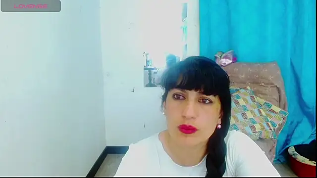 cristina connor online show from 11/21/25, 03:16