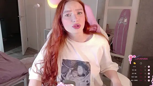 cinnabon girls online show from 11/24/25, 09:15