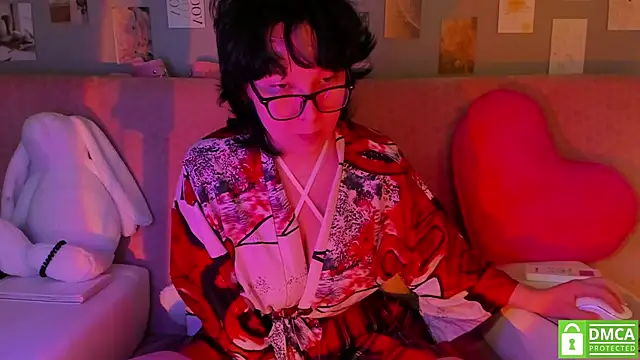 Snapshot of dreamgirllovee chatting on 03/03/25, 12:01 dreamgirllovee online show from 03/03/25, 12:01