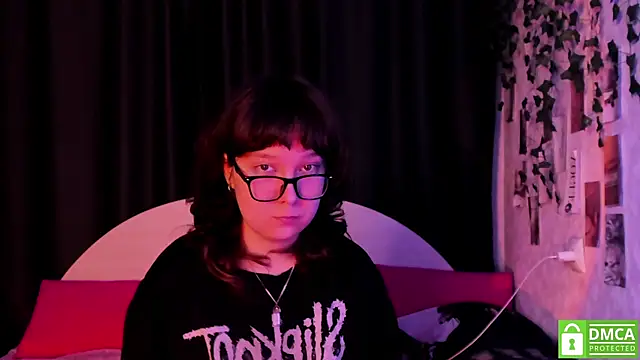 dreamgirllovee online show from 11/17/25, 05:00