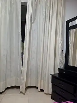 Snapshot of viollett_28 chatting on 02/26/25, 12:52 viollett 28 online show from 02/26/25, 12:52