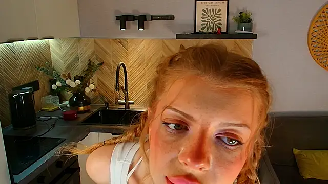 Snapshot of Hannah_Carr chatting on 06/12/26, 02:59 Hannah Carr online show from 06/12/26, 02:59