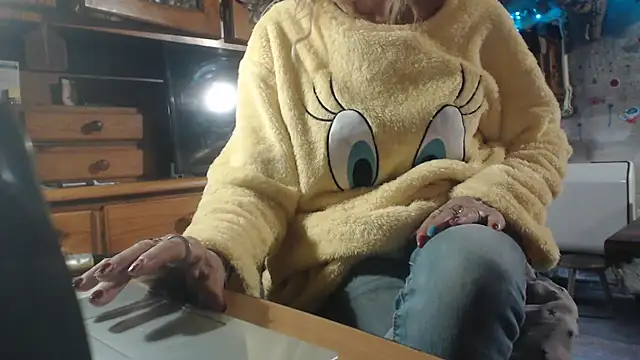 Snapshot of eva2023sexy chatting on 02/17/26, 12:02 eva2023sexy online show from 02/17/26, 12:02