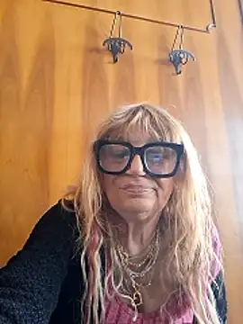 Snapshot of eva2023sexy chatting on 05/20/26, 02:36 eva2023sexy online show from 05/20/26, 02:36