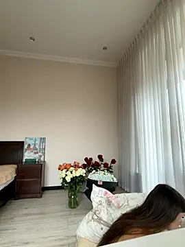 Hott Lolla online show from 12/02/25, 08:27