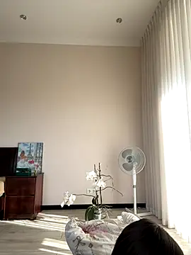 Hott Lolla online show from 09/29/25, 07:04