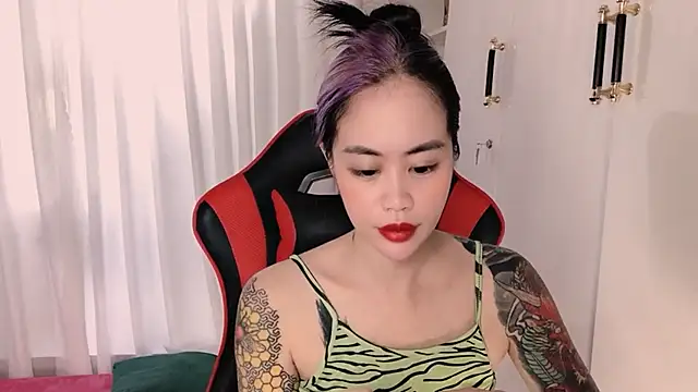 Snapshot of witch-39 chatting on 05/09/26, 04:49 witch-39 online show from 05/09/26, 04:49
