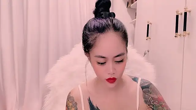 witch-39 online show from 07/04/26, 07:04