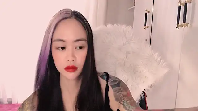 Snapshot of witch-39 chatting on 05/11/26, 05:53 witch-39 online show from 05/11/26, 05:53