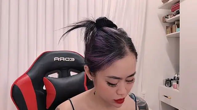 witch-39 online show from 04/18/26, 04:04