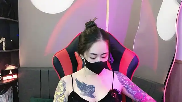 Snapshot of witch-39 chatting on 12/18/24, 06:10 witch-39 online show from 12/18/24, 06:10