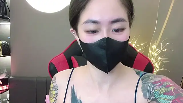 Snapshot of witch-39 chatting on 12/20/24, 06:19 witch-39 online show from 12/20/24, 06:19