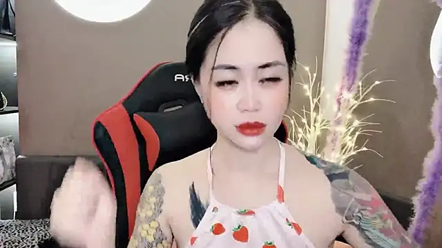 Snapshot of witch-39 chatting on 01/04/25, 06:41 witch-39 online show from 01/04/25, 06:41