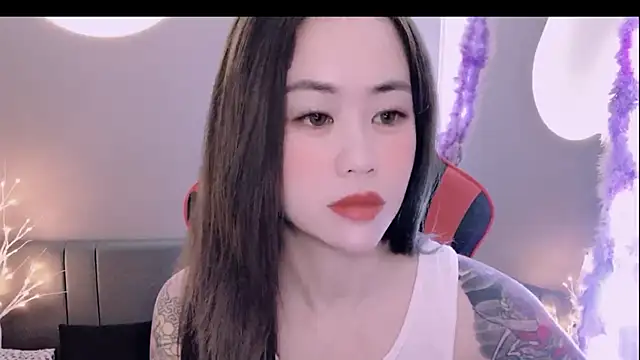 Snapshot of witch-39 chatting on 01/14/25, 01:58 witch-39 online show from 01/14/25, 01:58