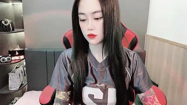 Snapshot of witch-39 chatting on 12/09/24, 05:29 witch-39 online show from 12/09/24, 05:29