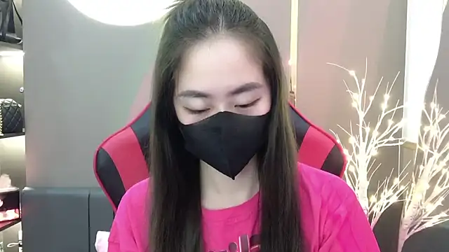 Snapshot of witch-39 chatting on 12/20/24, 01:58 witch-39 online show from 12/20/24, 01:58