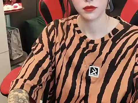 Snapshot of witch-39 chatting on 12/02/24, 03:31 witch-39 online show from 12/02/24, 03:31