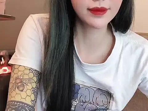 Snapshot of witch-39 chatting on 12/03/24, 09:06 witch-39 online show from 12/03/24, 09:06