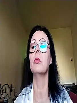 Snapshot of Judithmilf chatting on 09/21/25, 08:41 Judithmilf online show from 09/21/25, 08:41
