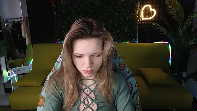 Snapshot of LitaBrom chatting on 03/13/25, 01:43 LitaBrom online show from 03/13/25, 01:43