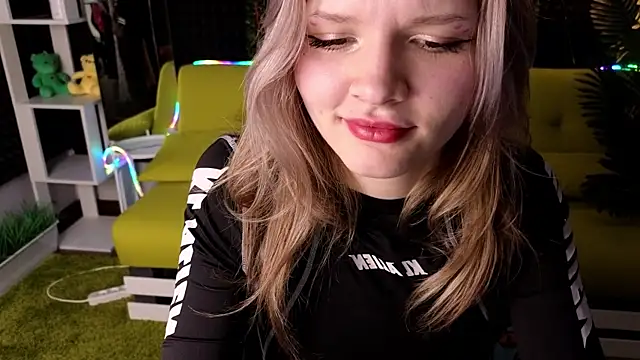 Snapshot of LitaBrom chatting on 03/03/25, 11:11 LitaBrom online show from 03/03/25, 11:11