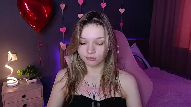 Snapshot of LitaBrom chatting on 02/18/25, 04:37 LitaBrom online show from 02/18/25, 04:37