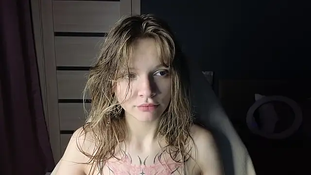 Snapshot of LitaBrom chatting on 10/04/25, 01:40 LitaBrom online show from 10/04/25, 01:40