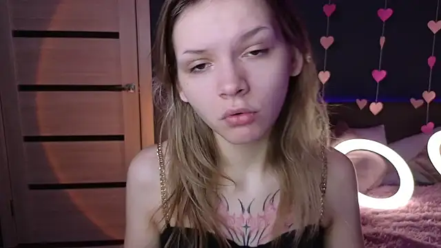 Snapshot of LitaBrom chatting on 02/18/25, 01:32 LitaBrom online show from 02/18/25, 01:32